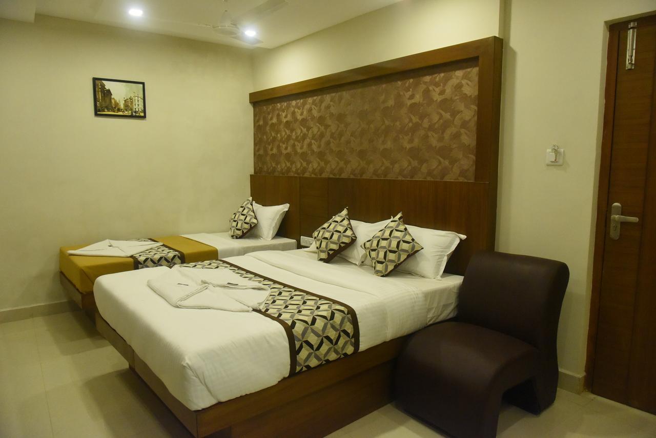 Olive Grand Hotel Chennai Exterior photo